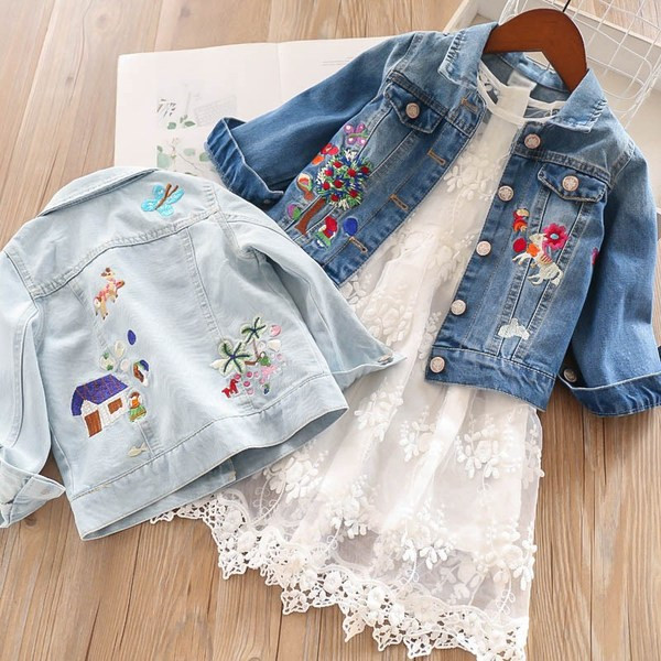 Μοντέρνο παιδικό τζιν μπουφάν για κορίτσια με κεντήματα σε δύο χρώματα