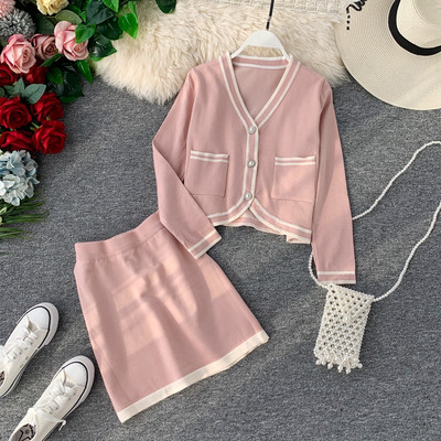 Set elegant pentru femei, care include un cardigan și o fustă scurtă în mai multe culori