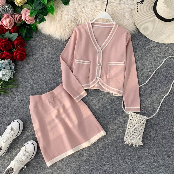 Set elegant pentru femei, care include un cardigan și o fustă scurtă în mai multe culori