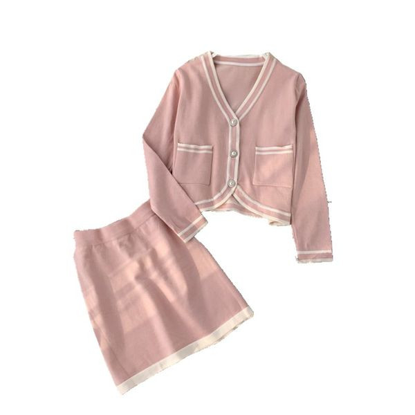 Set elegant pentru femei, care include un cardigan și o fustă scurtă în mai multe culori