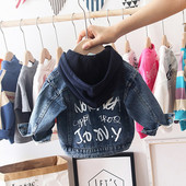 Új modell gyerek farmerdzseki fiúknak kék színű rátéttel és kapucnival