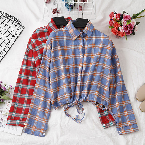 Kockás női ing több színben nyakkendővel és gombbal