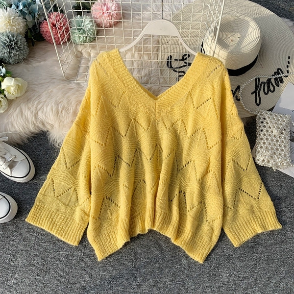 Modern női pulóver V-nyakkal, különböző színekben