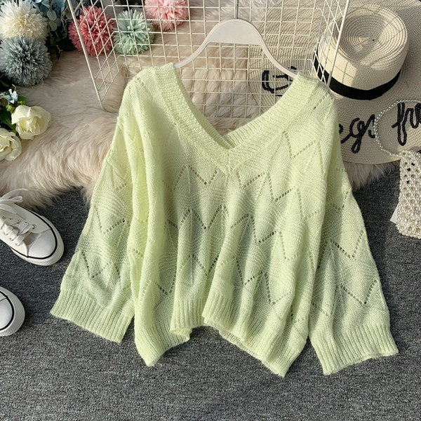 Modern női pulóver V-nyakkal, különböző színekben