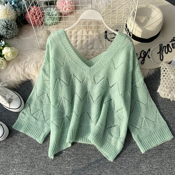 Modern női pulóver V-nyakkal, különböző színekben