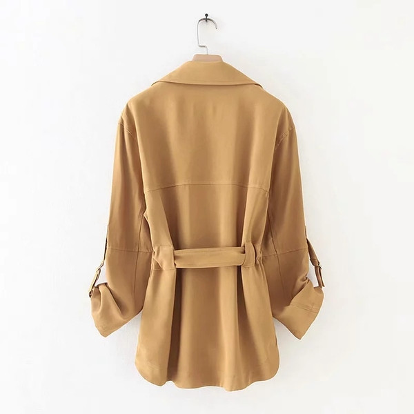 Κομψό γυναικείο παλτό με  ζώνη σε καφέ χρώμα