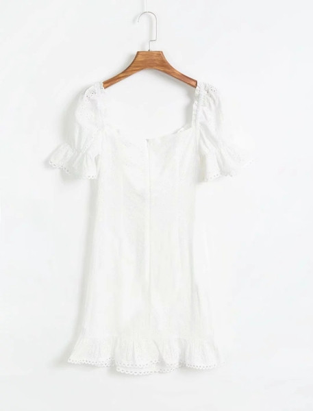 Νέο μοντέλο γυναικείο φόρεμα με κορδόνια  και κοντά μανίκια σε λευκό χρώμα