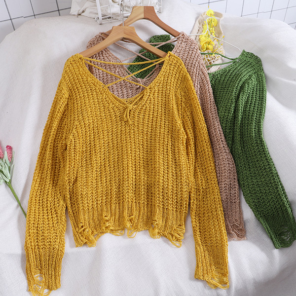 Női pulóver több színben V-nyakkal