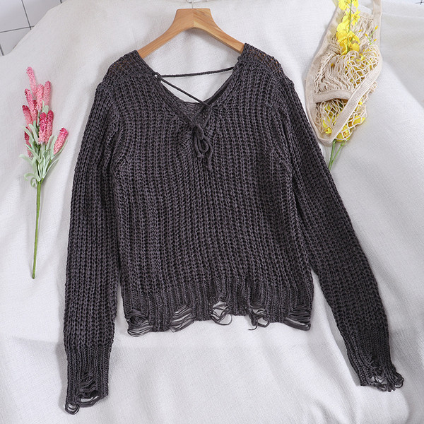 Női pulóver több színben V-nyakkal