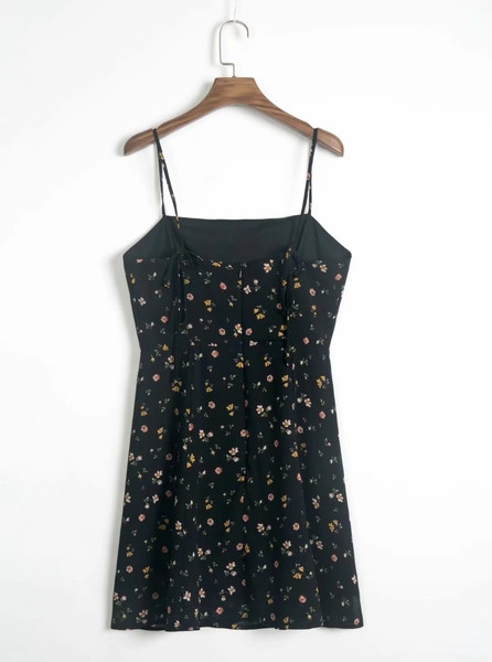 καθημερινό γυναικέιο  φόρεμα με λεπτούς ιμάντες ώμου και floral μοτίβα σε  μαύρο χρώμα