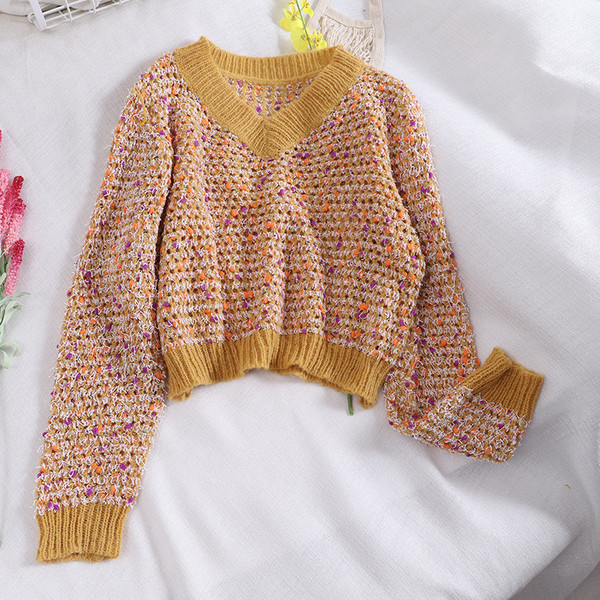 Καθημερινό γυναικέιο πουλόβερ σε τρία χρώματα με V-λαιμό