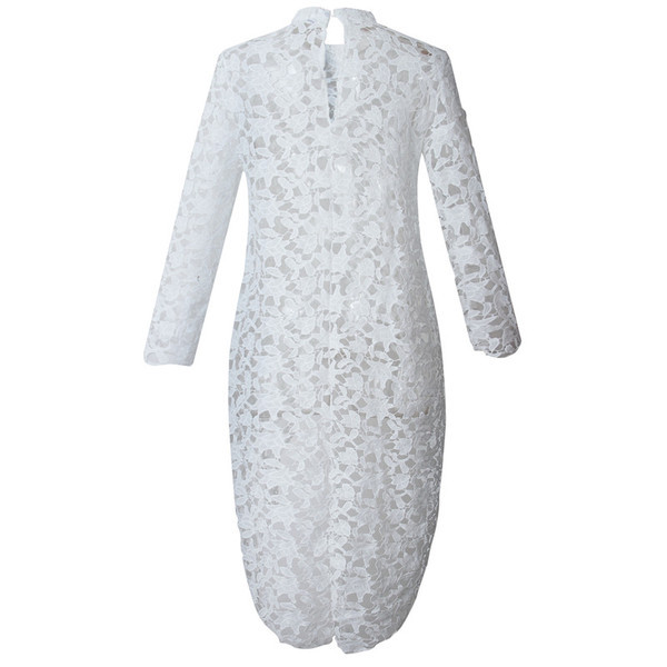 Μοντέρνο ασύμμετρο γυναικείο φόρεμα σε λευκό με μακριά μανίκια