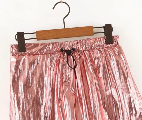 Model nou de pantaloni scurți de damă în culoarea roz