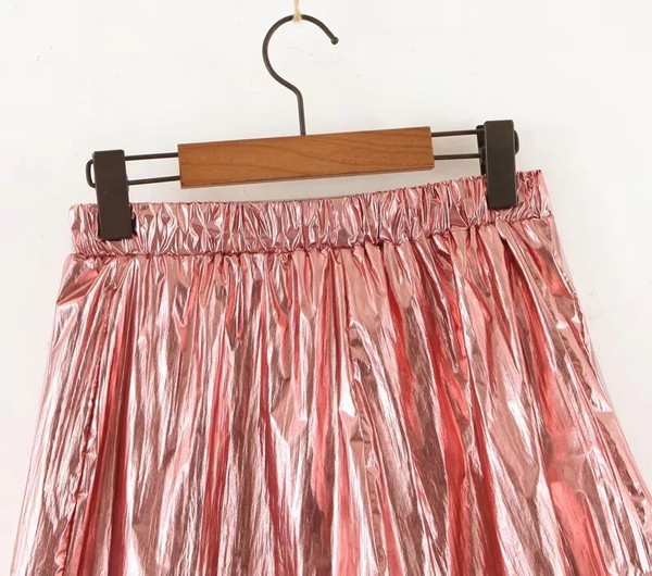 Model nou de pantaloni scurți de damă în culoarea roz