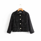 Modern női kabát flitterekkel és fekete-fehér zsebekkel