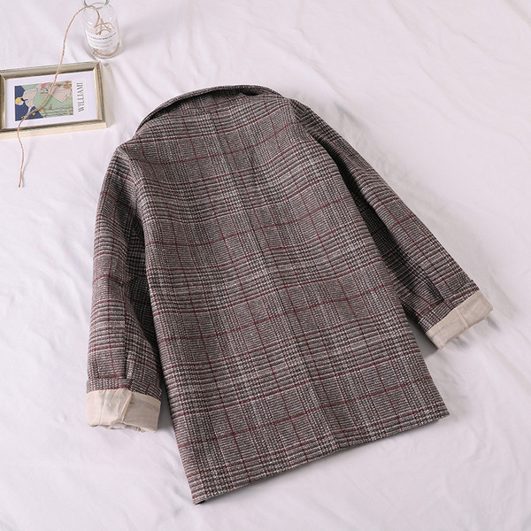 Γυναικείο σακάκι για το φθινόπωρο με καφέ  χρώμα με τσέπες