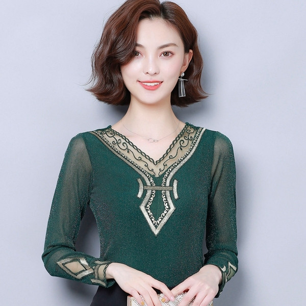 Stílusos női blúz három színben V-nyakkal és hímzéssel