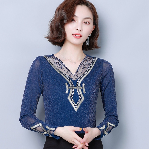 Stílusos női blúz három színben V-nyakkal és hímzéssel