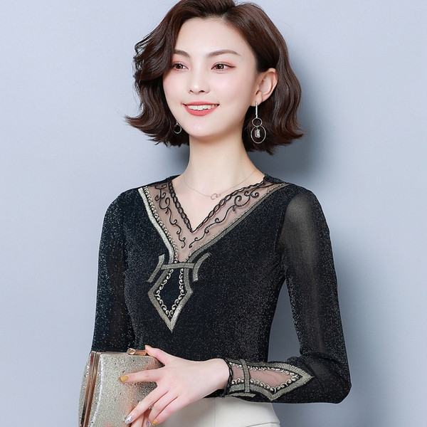 Stílusos női blúz három színben V-nyakkal és hímzéssel