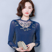 Μοντέρνα γυναικεία μπλούζα με κεντήματα σε διάφορα χρώματα