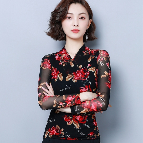 Νέο μοντέλο γυναικεία μπλούζα σε δύο χρώματα με μοτίβα λουλουδιών