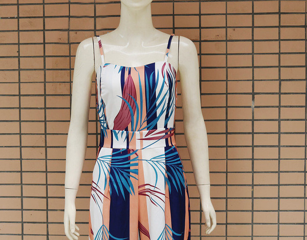 Μοντέρνες γυναικείες ολόσωμες φόρμες με λεπτές λωρίδες και floral σχέδιο