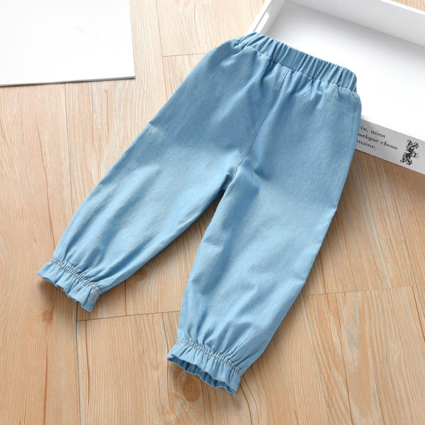 Καθημερινά παιδικά τζιν για κορίτσια σε ανοιχτό χρώμα με κεντήματα