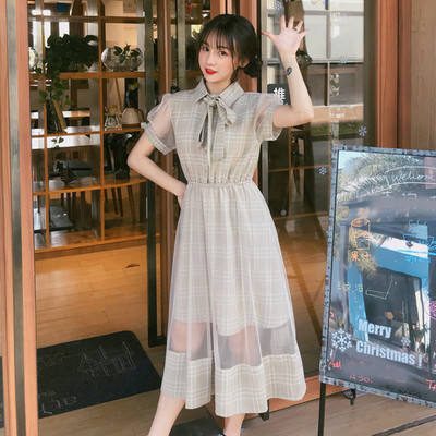 Καθημερινό γυναικείο φόρεμα σε δύο χρώματα με κοντό μανίκι - μοτίβο αποκοπής