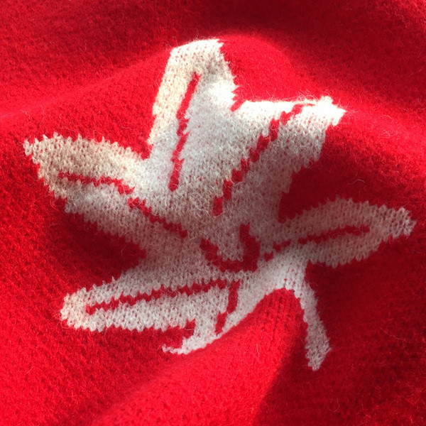 Pulover de iarnă de damă în roșu și alb