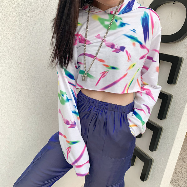 Casual γυναικείο φούτερ σε λευκό χρώμα  με κουκούλα 