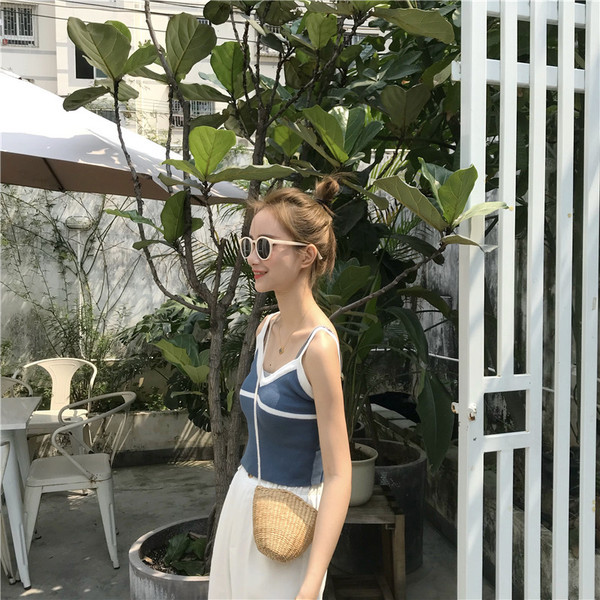 Modern női felső, két színben, vékony pántokkal