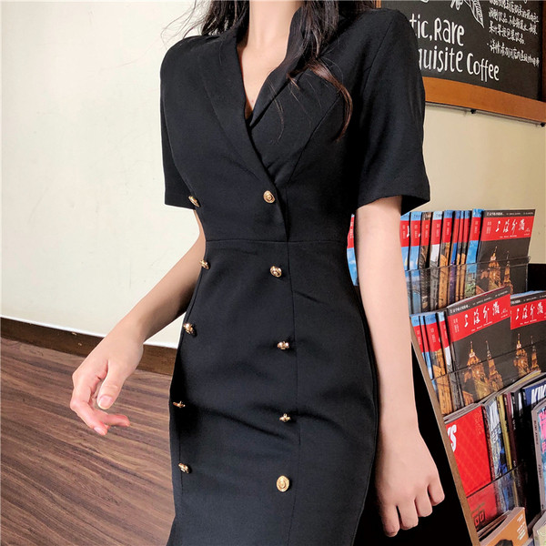 Rochie actuală de damă în două culori cu decolteu spitz