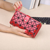 Μοντέρνο γυναικείο πορτοφόλι σε διάφορα χρώματα