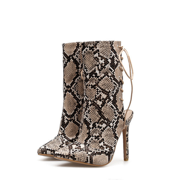 Γυναικεία γυναικεία παπούτσια με λεπτό τακούνι  και  κορδόνια σε δύο χρώματα