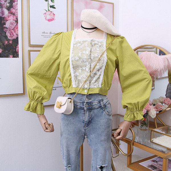 Cămașă modernă de damă cu dantelă și nasturi în galben și verde