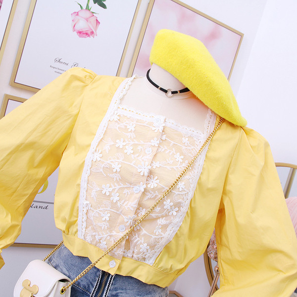 Cămașă modernă de damă cu dantelă și nasturi în galben și verde