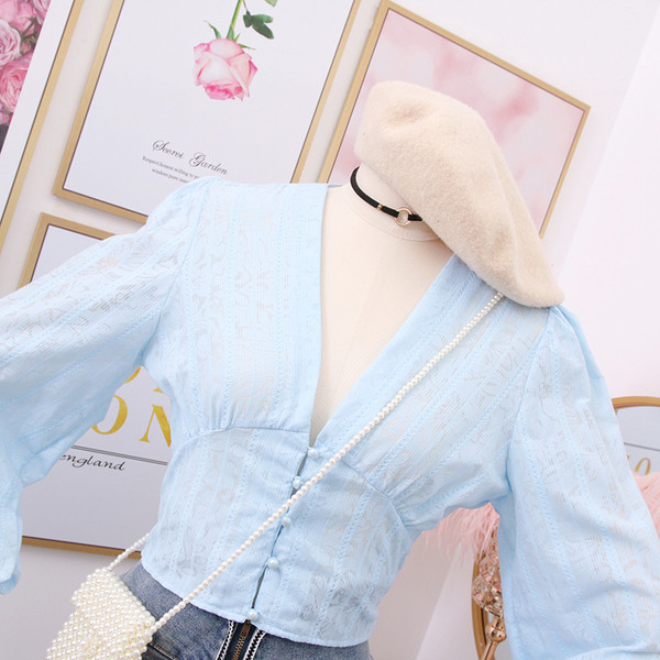 Camasa de dama model nou cu decolteu spitz in alb si albastru