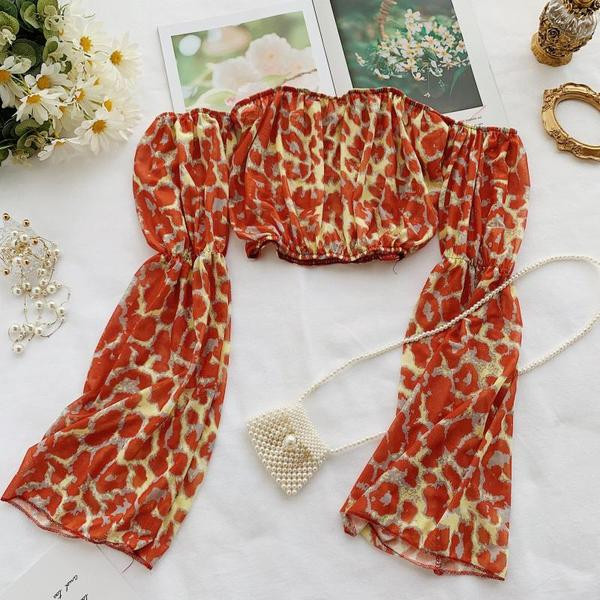 Σύντομη γυναικεία μπλούζα  με ζωικό μοτίβο σε διάφορα χρώματα