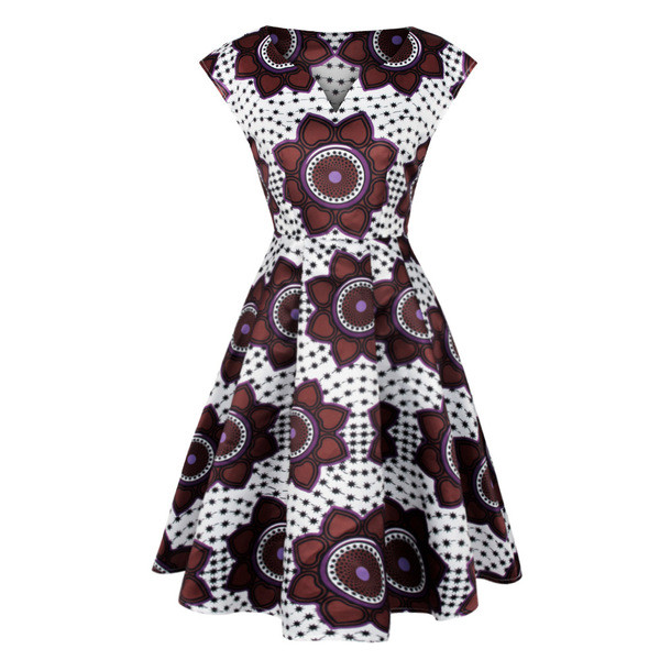 Modern női ruha pántokkal és V-nyakkal