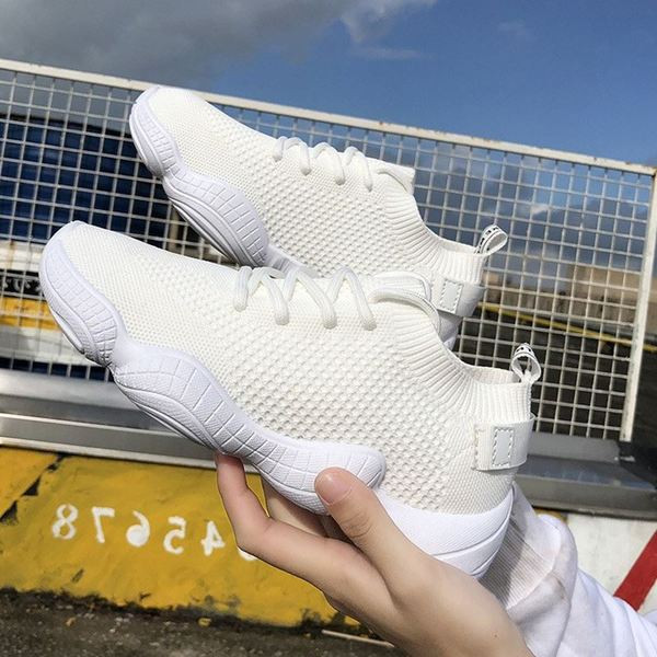 Γυναικεία  παπούτσια casual με κορδόνια σε λευκό, μαύρο και ροζ χρώμα