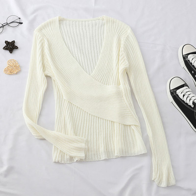 Λεπτό γυναικείο πουλόβερ V με λαιμό σε διάφορα χρώματα