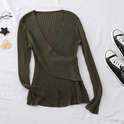 Λεπτό γυναικείο πουλόβερ V με λαιμό σε διάφορα χρώματα