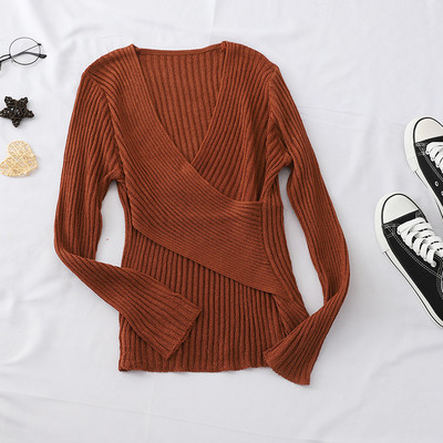 Λεπτό γυναικείο πουλόβερ V με λαιμό σε διάφορα χρώματα