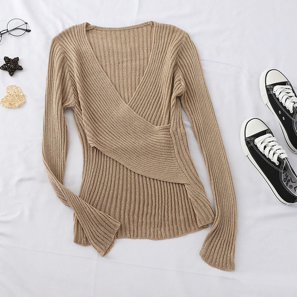 Λεπτό γυναικείο πουλόβερ V με λαιμό σε διάφορα χρώματα