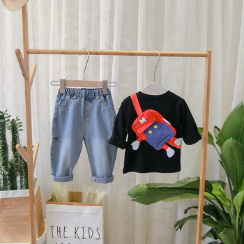 Μοντέρνα  παιδική μπλούζα για αγόρια με εφαρμογή σε μαύρο και κόκκινο χρώμα
