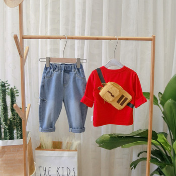 Μοντέρνα  παιδική μπλούζα για αγόρια με εφαρμογή σε μαύρο και κόκκινο χρώμα