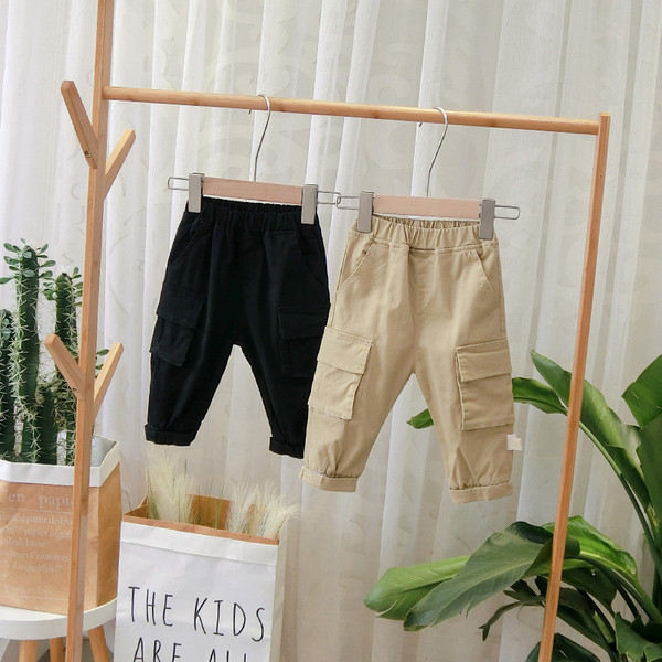 Нов модел детски панталони с странични джобове в кафяв и черен цвят