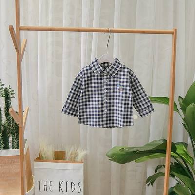 Μοντέρνο καρό παιδικό πουκάμισο με κλασικό κολάρο και κουμπιά σε δύο χρώματα