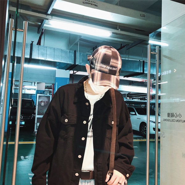 Casual  ανδρικό μπουφάν με σκισμένα μοτίβα σε μαύρο και πράσινο χρώμα