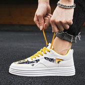 Tenisi de barbati actuali in trei culori - cu aplicare